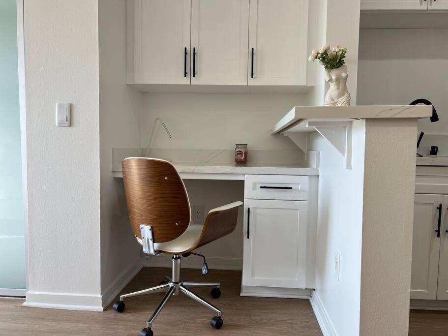 Fortuna-seaside Retreat In Santa Monica, Steps To The Beach, Free Parking Apartment